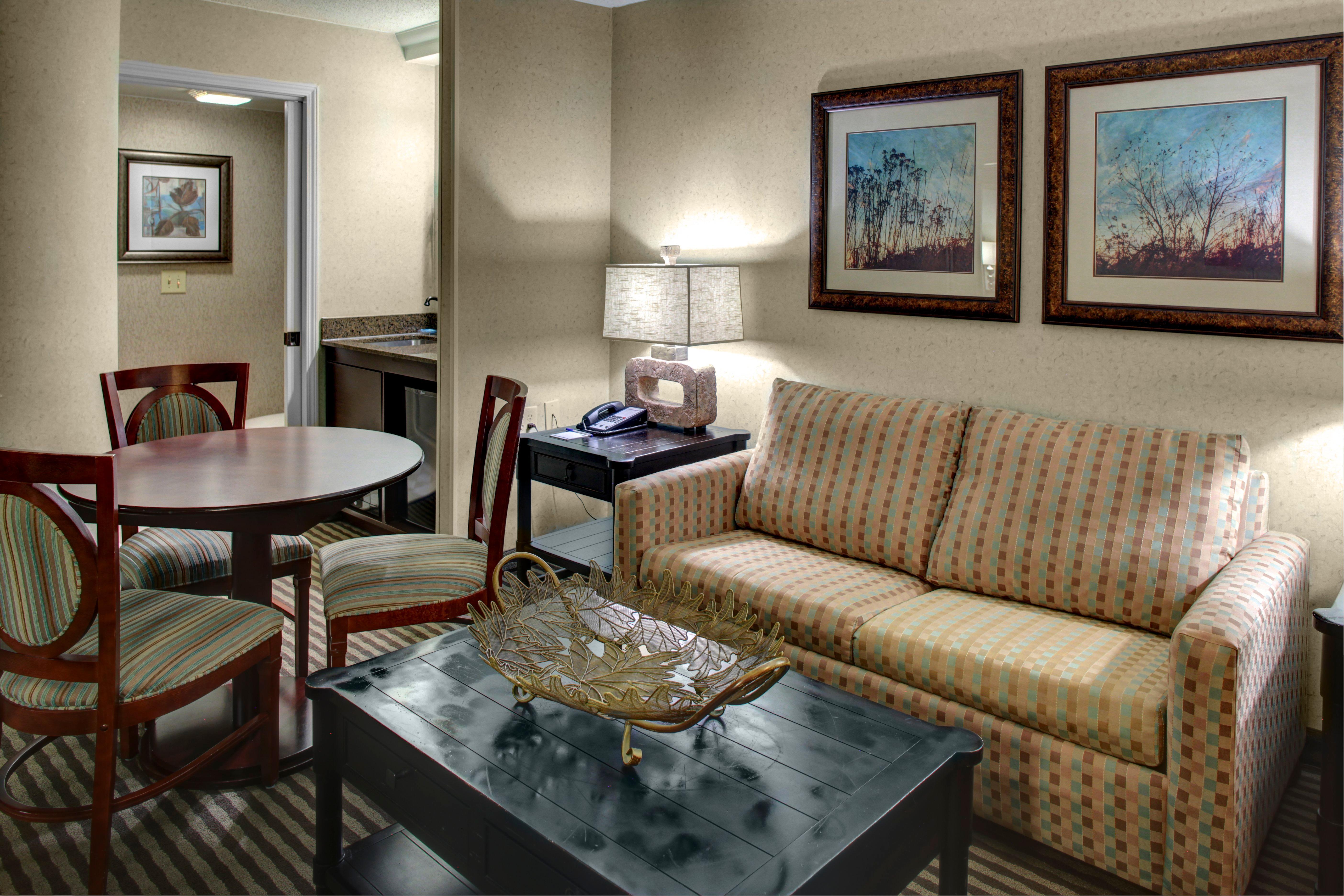 Holiday Inn Express Hotel & Suites Atlanta Buckhead By Ihg Esterno foto